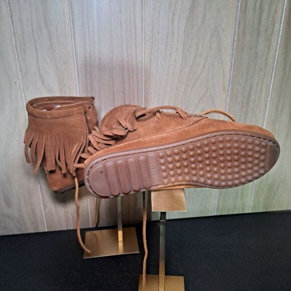 womens minnetonka moccasins size 5 excellent condition - Picture 5 of 5